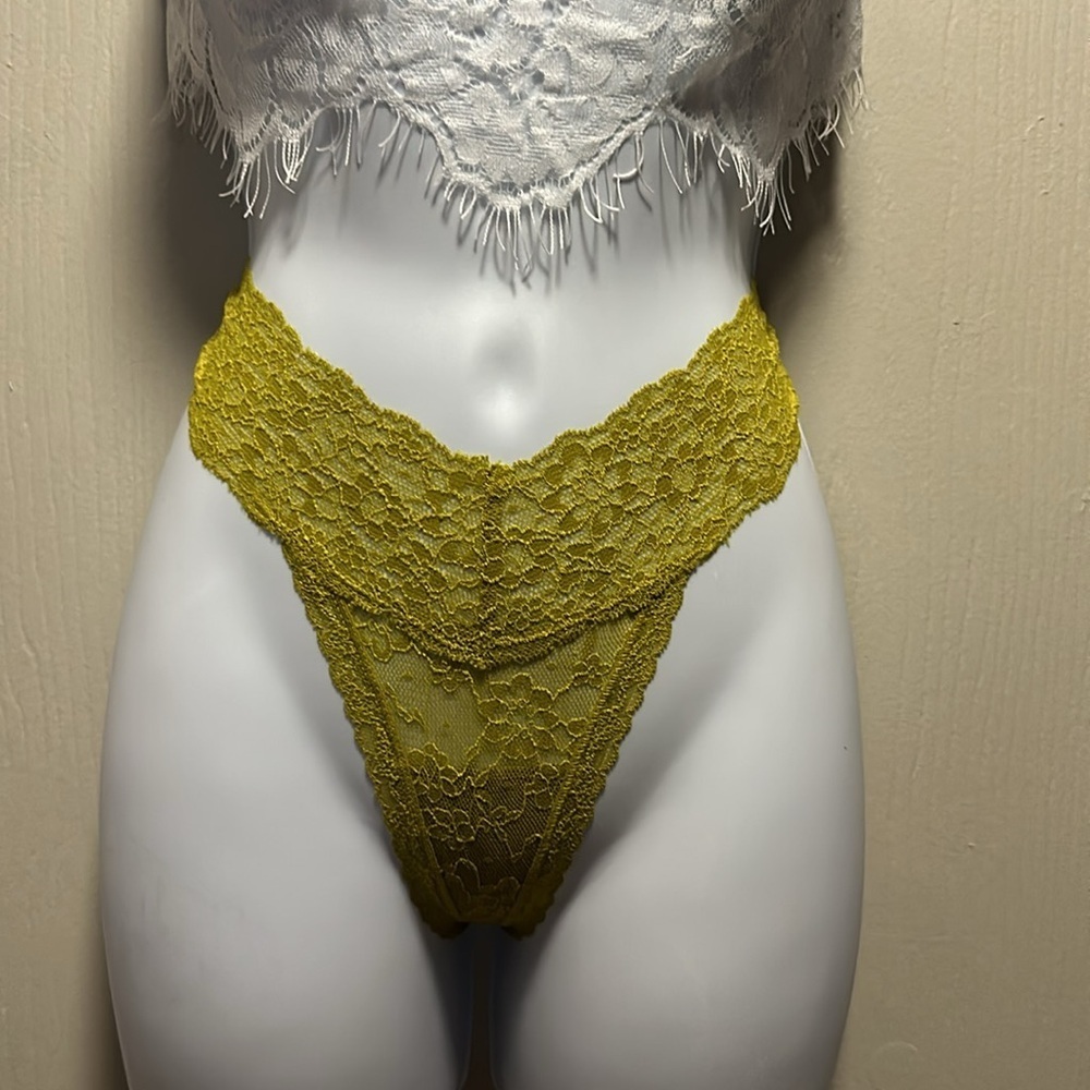 โจ๐NWT Victoria's Secret Lace Thong Panty S/P - Chartreuse Green โจ๐ - Picture 15 of 16